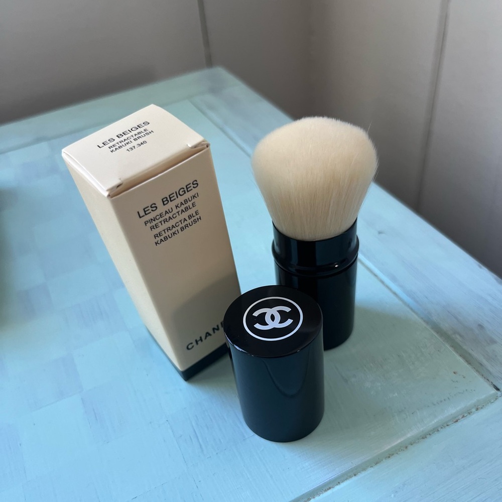COPY - COPY - CHANEL Retractable Kabuki Brush. NIB.
